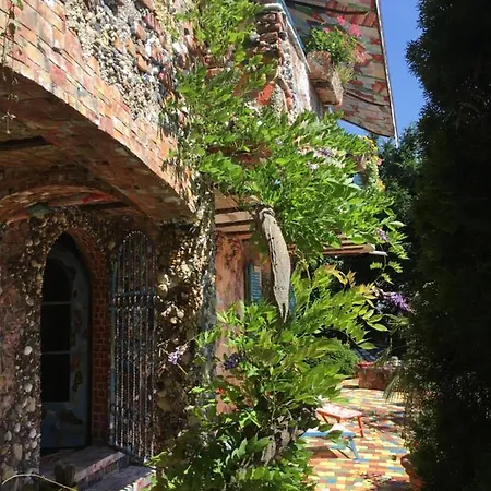Casa Toscana トゥーン